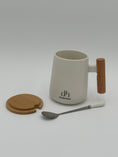 Load image into Gallery viewer, dh Bamboo Handle & Lid Coffee Mug with spoon (in a gift box)
