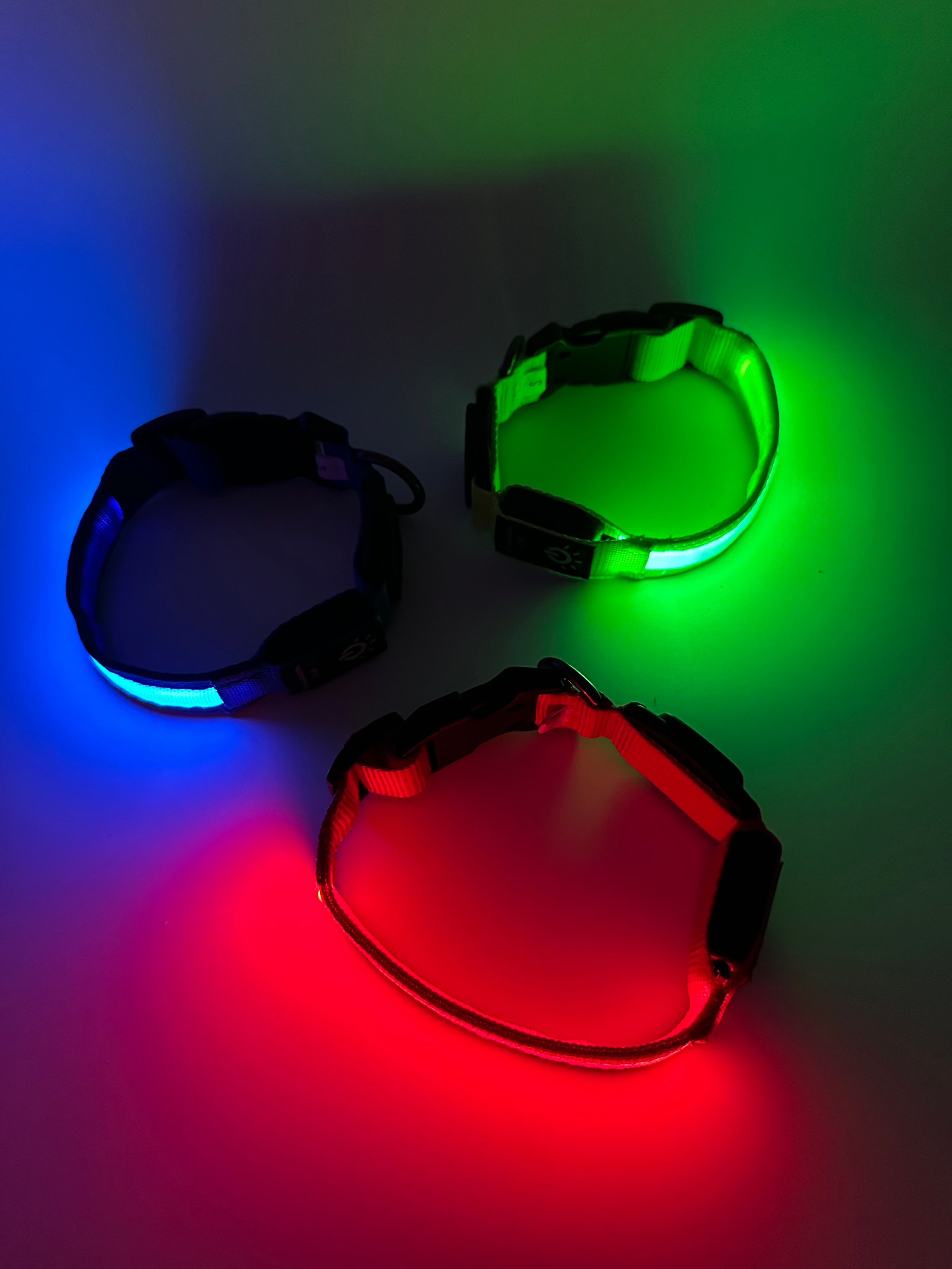 Light Up Flashing LED Collar With Air Tag Holder - Keep Your Pet Safe and Stylish